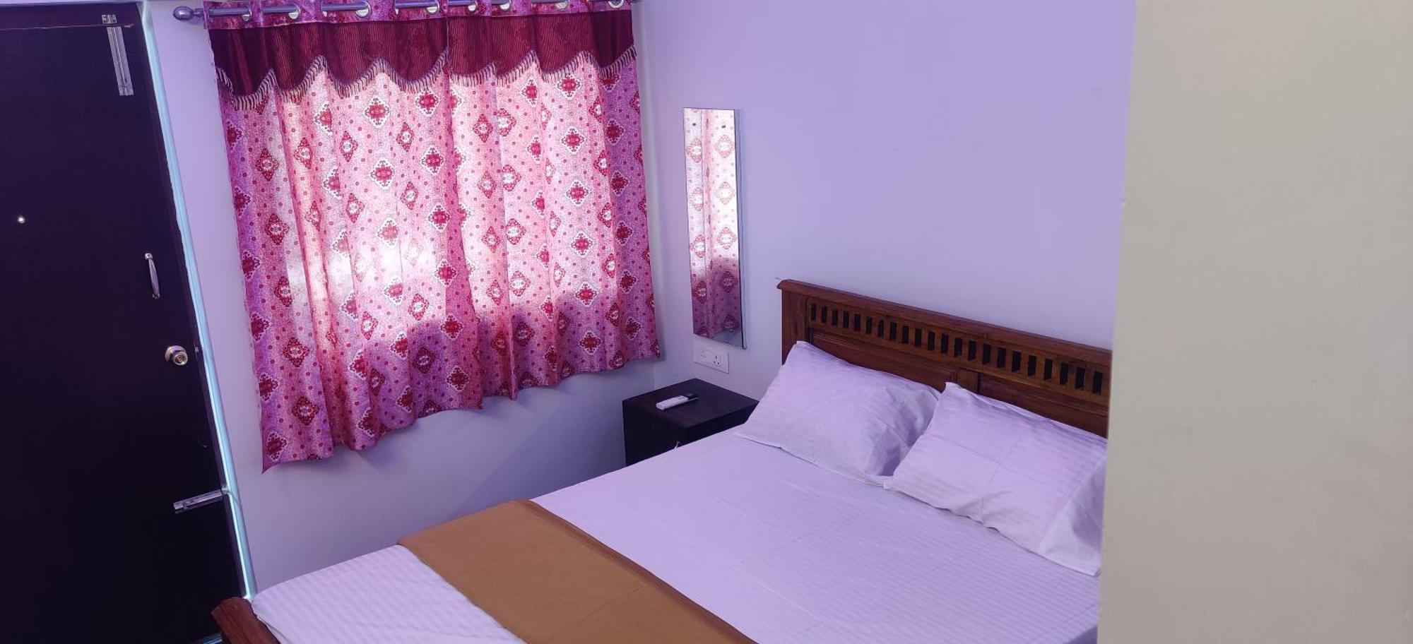 Hotel Aadhi Esha Residency à Tiruvannāmalai Extérieur photo